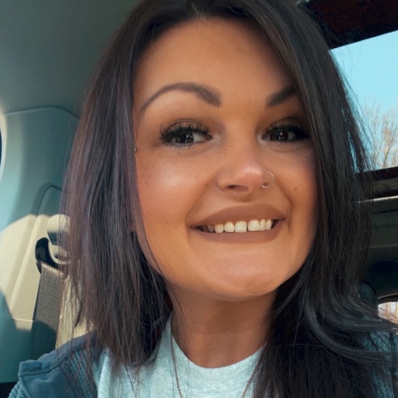 Meet your Posher, Ellis - Picture 2 of 6